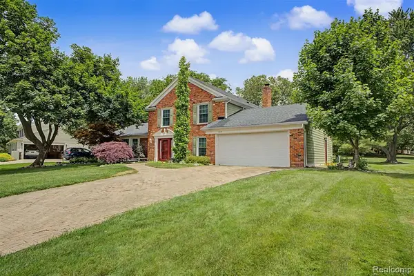 16638 Old Bedford, Northville, MI 48168
