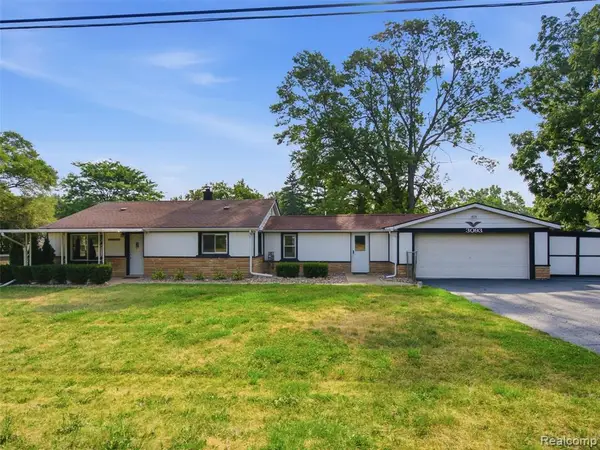 3093 Shaw, Burton, MI 48529