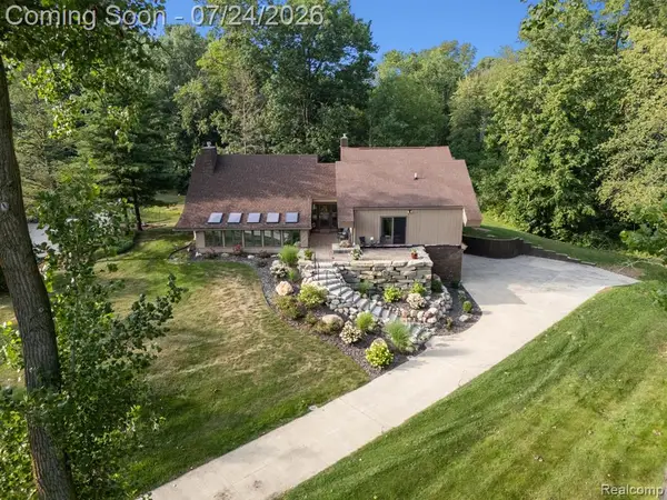 7337 Driftwood, Fenton, MI 48430
