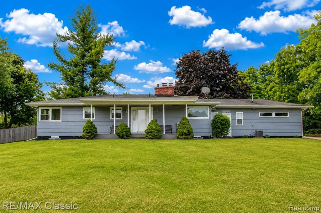 10268 7 Mile, Northville, MI 48167 - #1