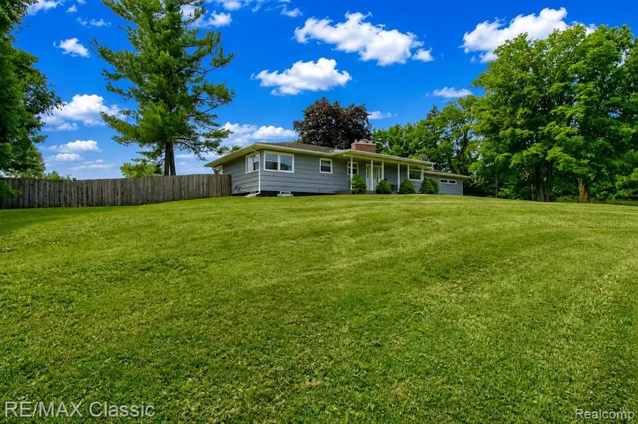 10268 7 Mile, Northville, MI 48167 - #2