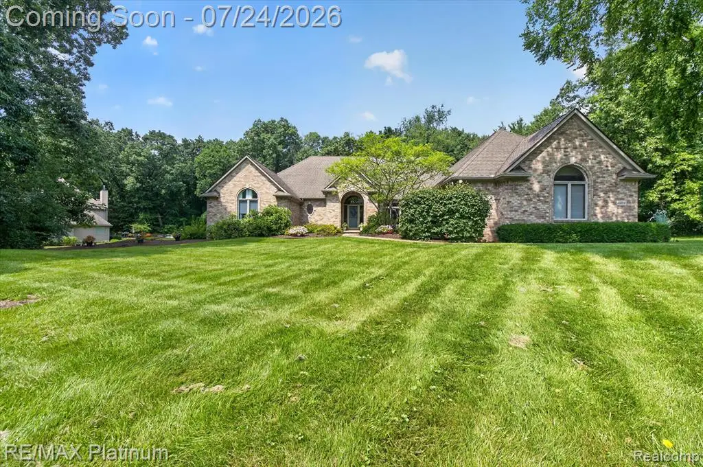 5264 Pinewood, Brighton, MI 48116 - #1