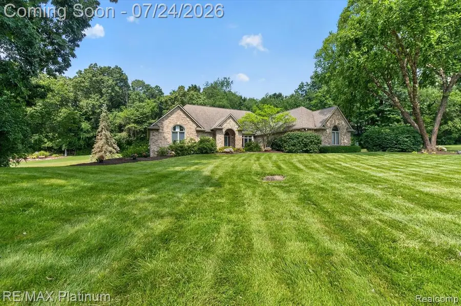 5264 Pinewood, Brighton, MI 48116 - #3