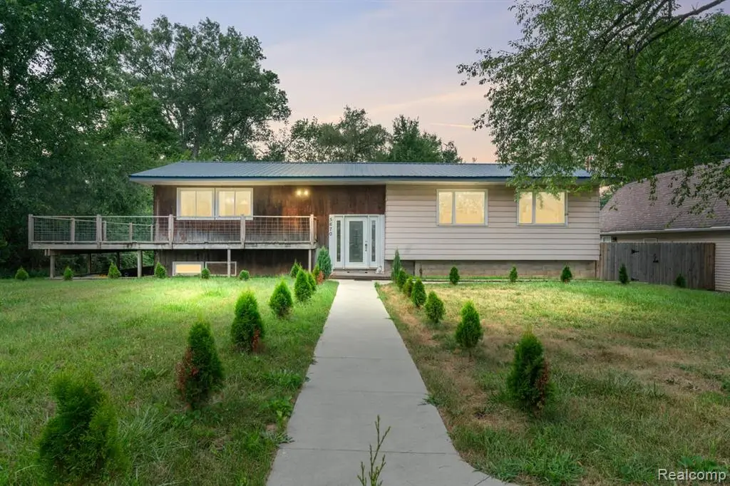 5670 Kinneville, Eaton Rapids, MI 48827 - #1