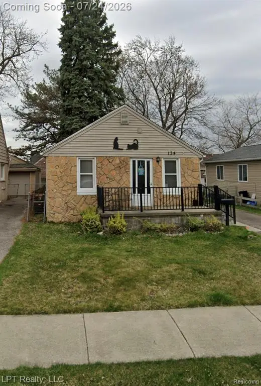 134 Chopin, Troy, MI 48083