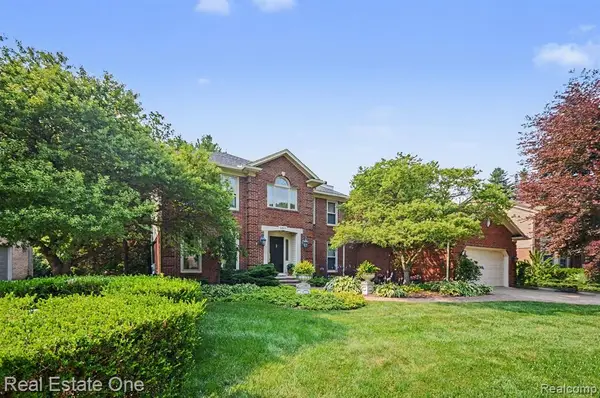 2819 Bywater, Troy, MI 48085
