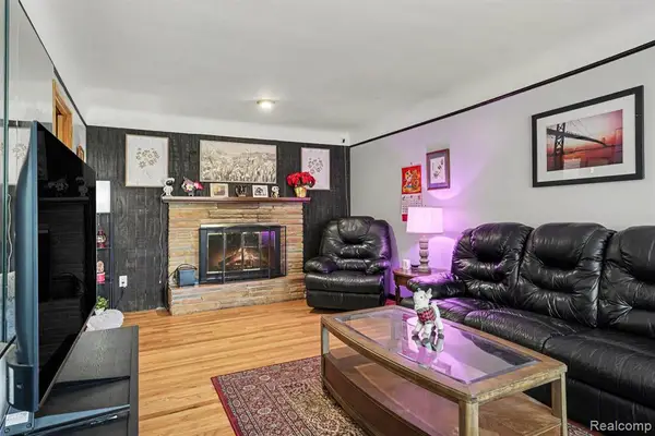 26751 Newport, Warren, MI 48089