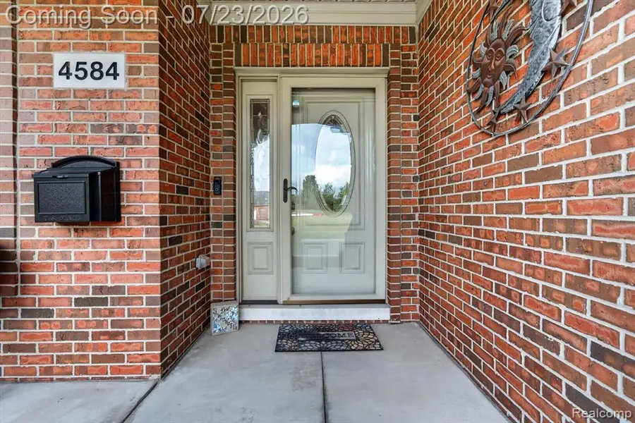 4584 Dolores, Trenton, MI 48183 - #3