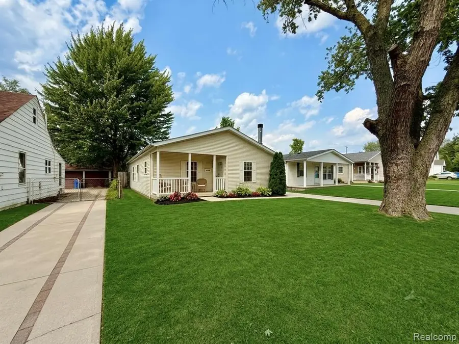 25660 Currier, Dearborn Heights, MI 48125 - #3
