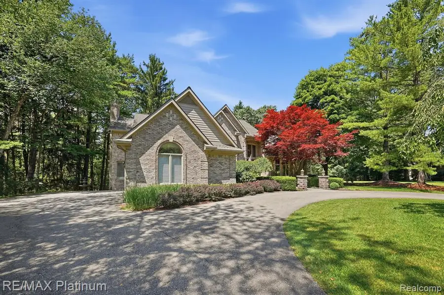 5458 Lake Ridge, Brighton, MI 48116 - #2