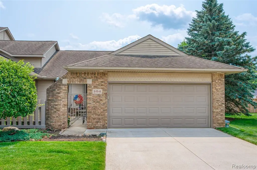 164 Addison, Fowlerville, MI 48836 - #1