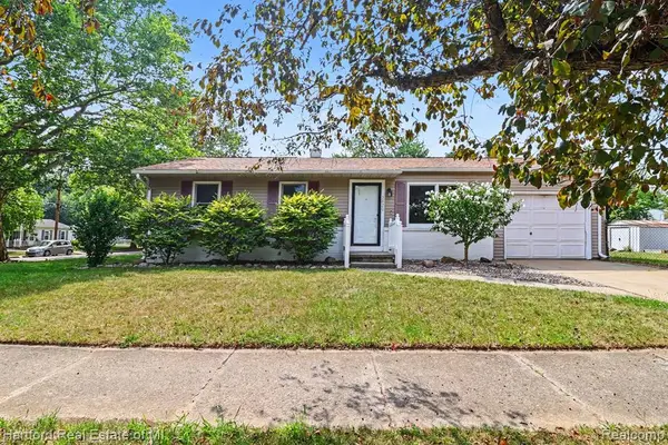 3820 Ingham, Lansing, MI 48911