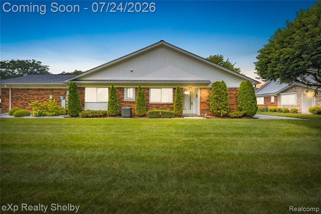 762 Country Club #60, Saint Clair Shores, MI 48082 - #1