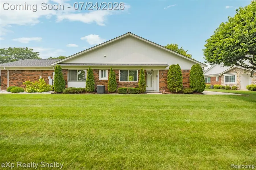 762 Country Club #60, Saint Clair Shores, MI 48082 - #2