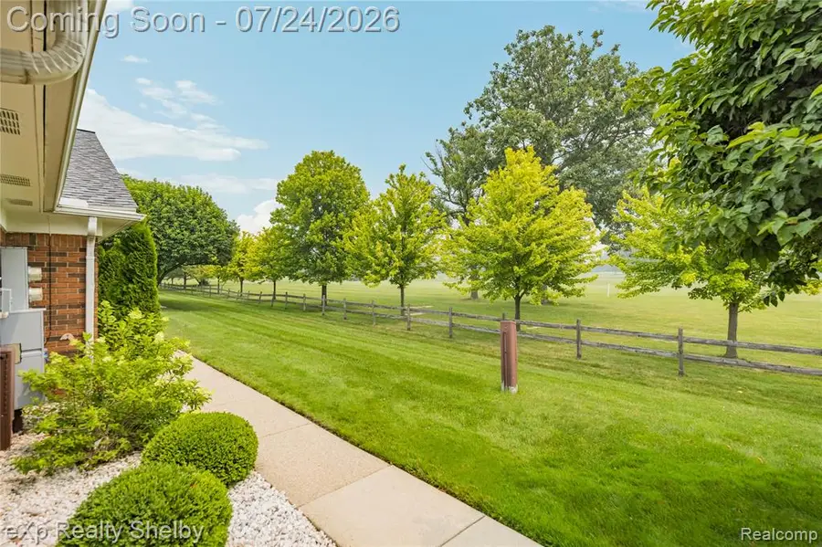762 Country Club #60, Saint Clair Shores, MI 48082 - #3