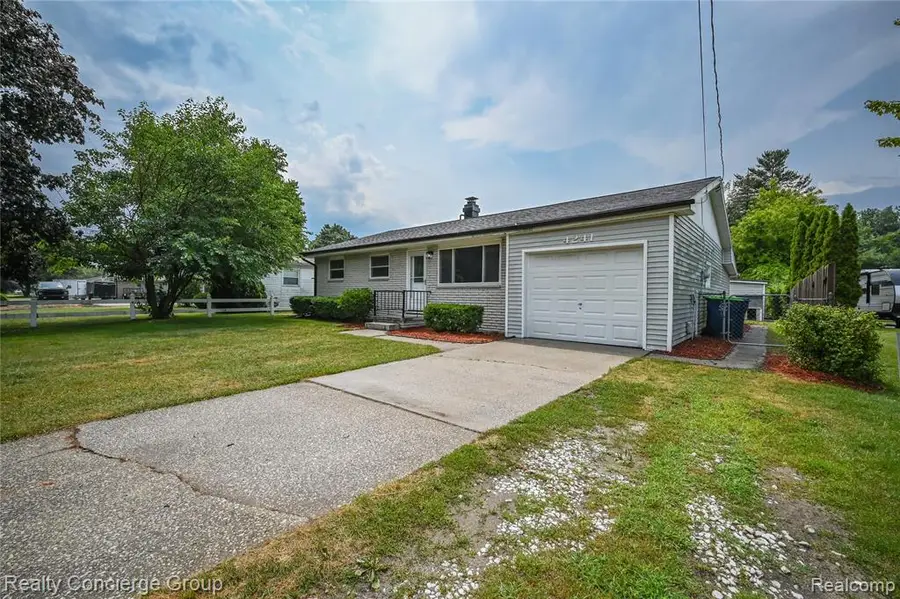 4241 N Michigan, Saginaw, MI 48604 - #2