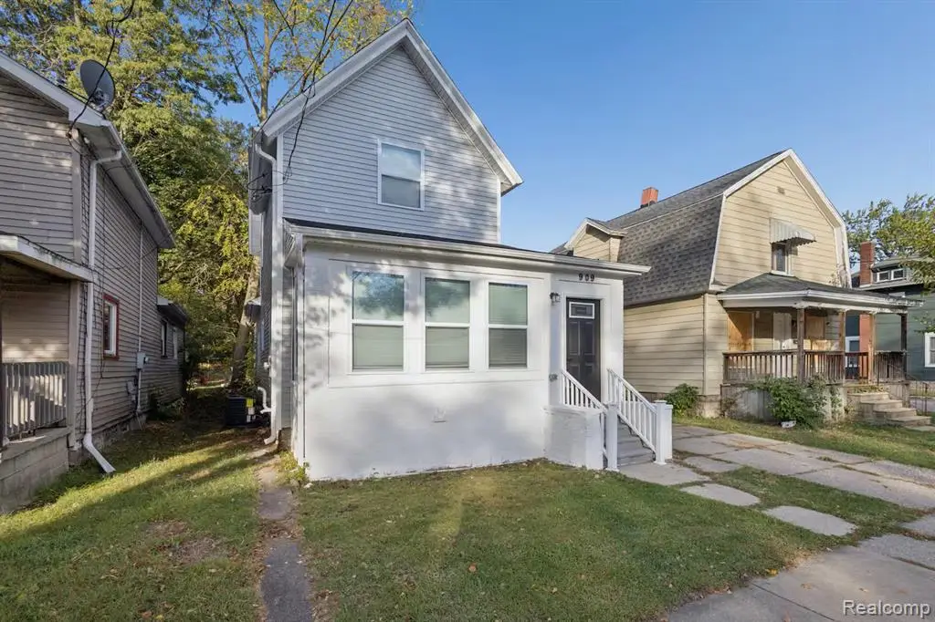 909 N Pine, Lansing, MI 48906 - #1