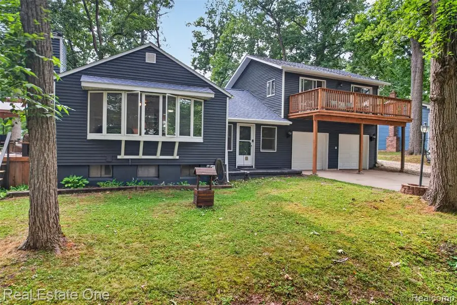 2093 Webster Park, Howell, MI 48843 - #2