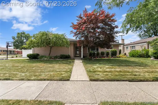 13842 Collins, Warren, MI 48088