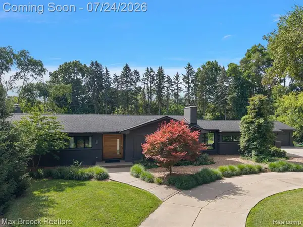 5553 Commerce, West Bloomfield, MI 48324