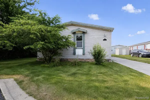 3423 Green Apple, Carleton, MI 48117