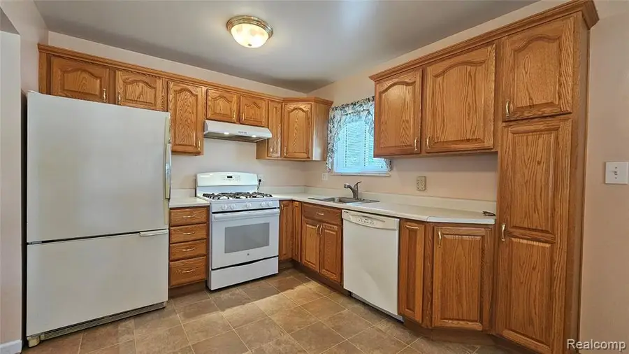 29201 Roycroft, Livonia, MI 48154 - #3