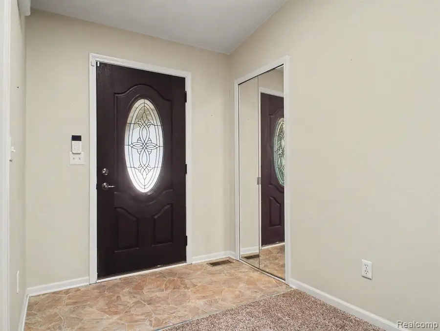 5186 Northwood, Grand Blanc, MI 48439 - #3