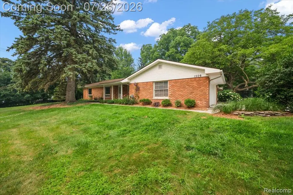 1506 Ledbury, Bloomfield Hills, MI 48304 - #1