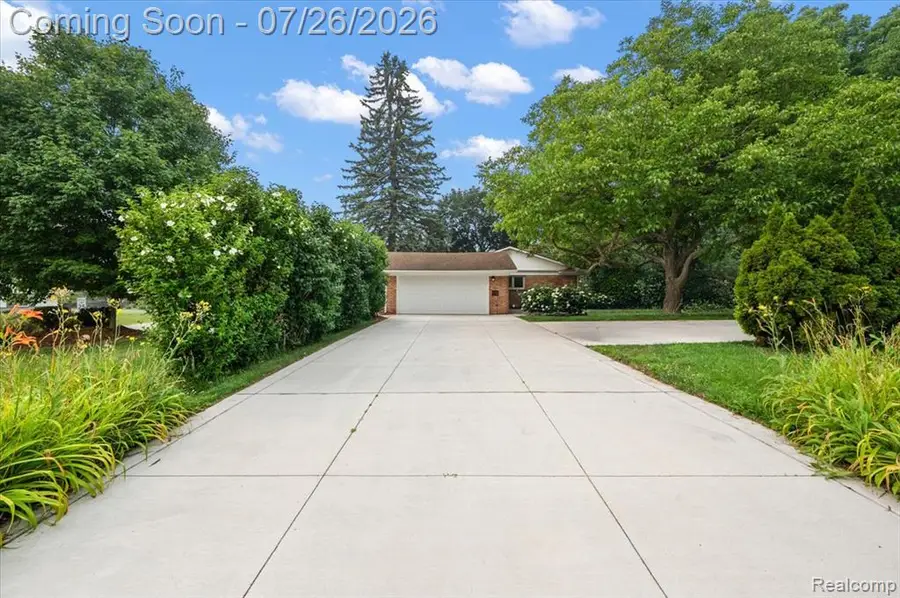 1506 Ledbury, Bloomfield Hills, MI 48304 - #3