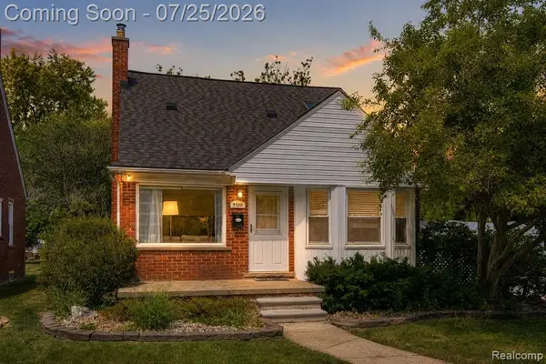 3100 Edgewood, Dearborn, MI 48124