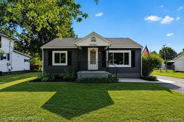 815 Fowler, Howell, MI 48843