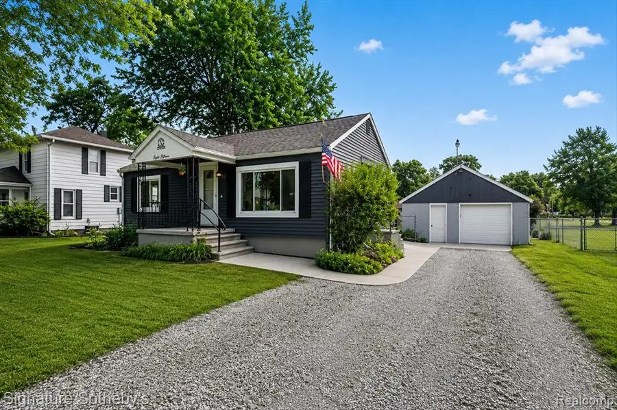 815 Fowler, Howell, MI 48843 - #2