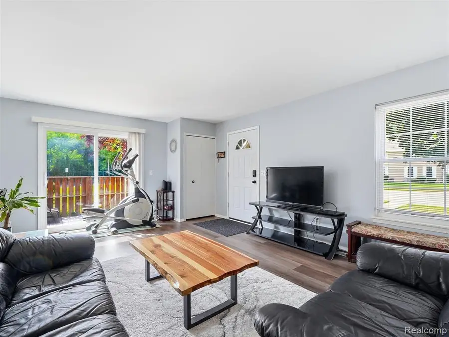 23404 N Rockledge, Novi, MI 48375 - #2