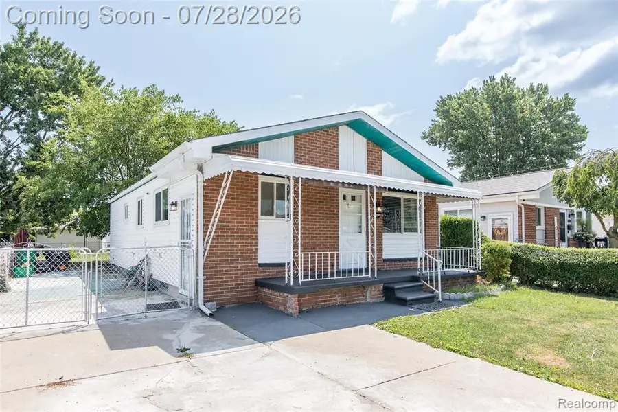 32000 Saint Margaret, Saint Clair Shores, MI 48082 - #2