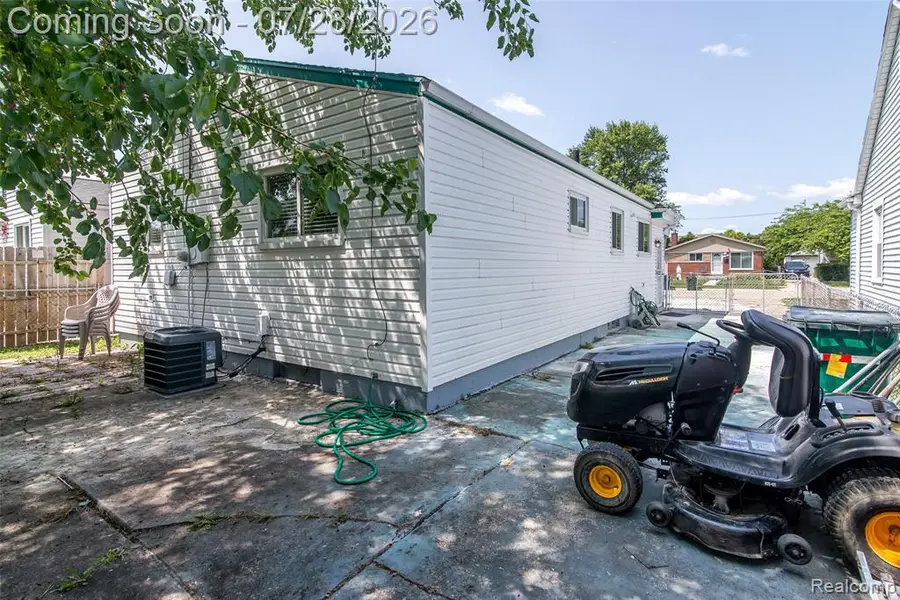 32000 Saint Margaret, Saint Clair Shores, MI 48082 - #3