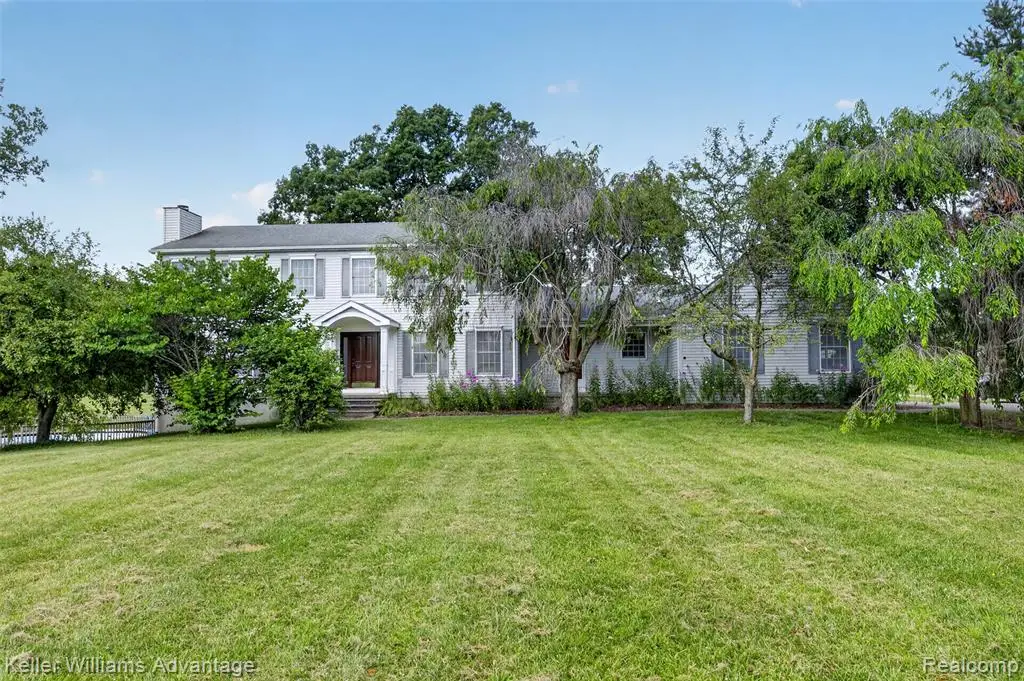 2360 White Birch, Howell, MI 48843 - #1