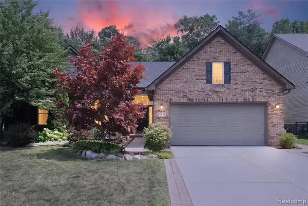 17174 Dew Point, Romulus, MI 48174