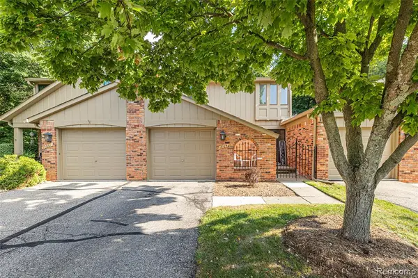1805 Van Hill, Rochester, MI 48309