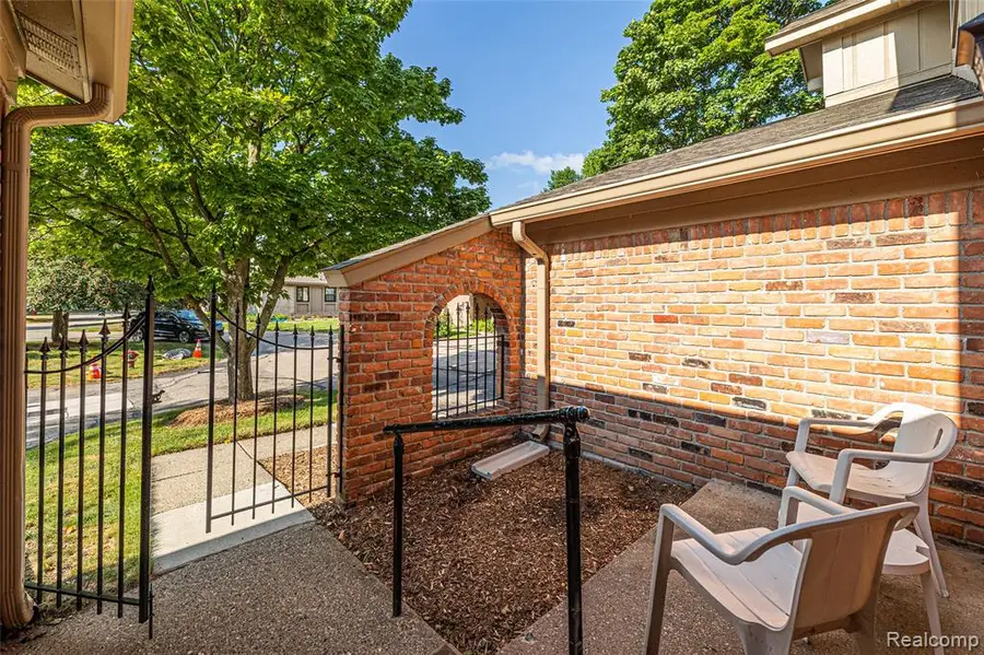 1805 Van Hill, Rochester Hills, MI 48309 - #3