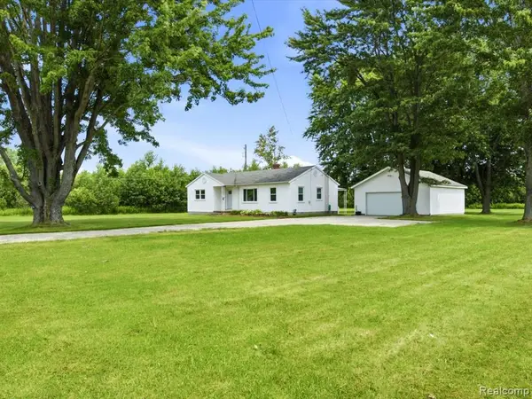1434 Allen, Kimball, MI 48074