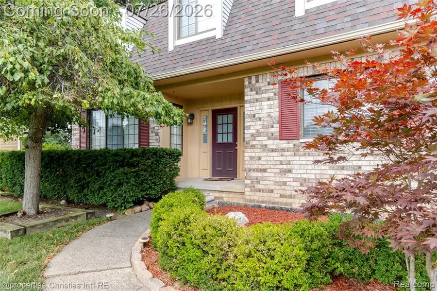 1317 S Williams Lake, Waterford, MI 48327 - #2