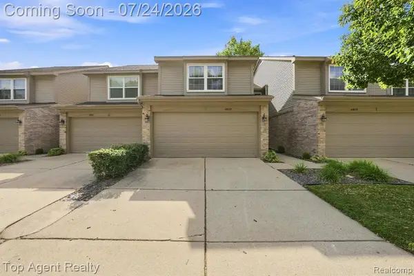 43835 Coachmaker, Sterling Heights, MI 48313