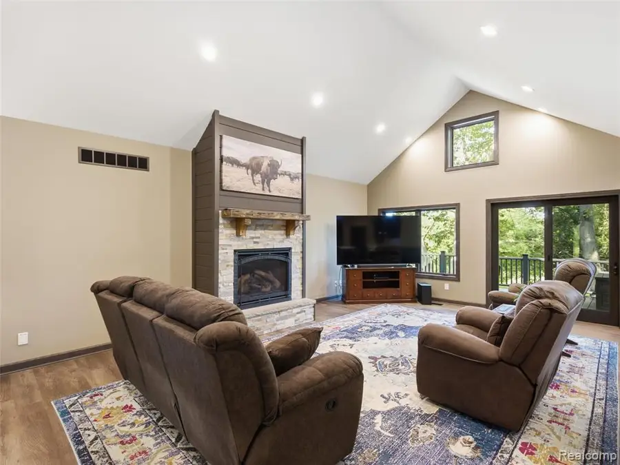 7055 Randall, Fenton, MI 48430 - #3