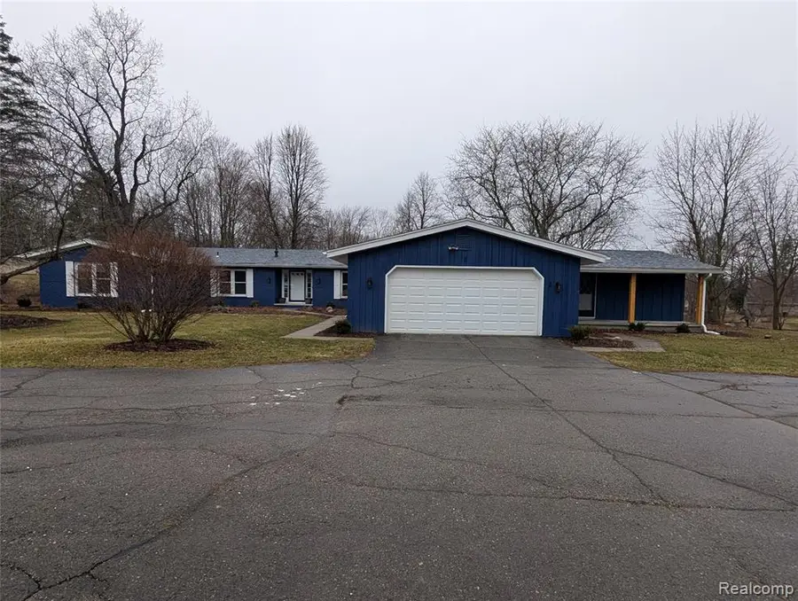 6353 Perry, Grand Blanc, MI 48439 - #2