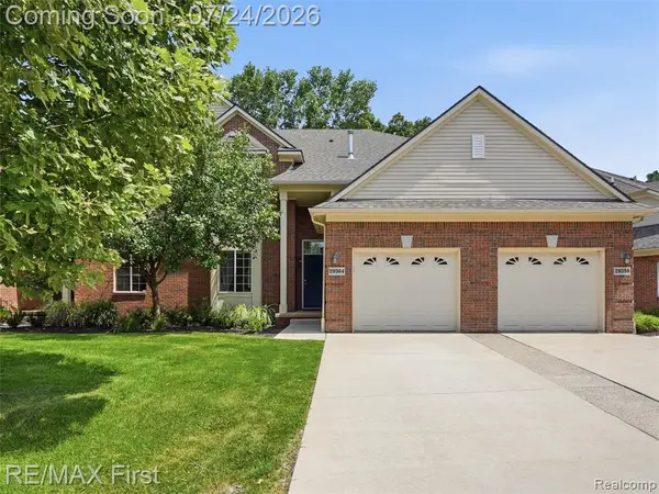 29364 Woodpark, Warren, MI 48092