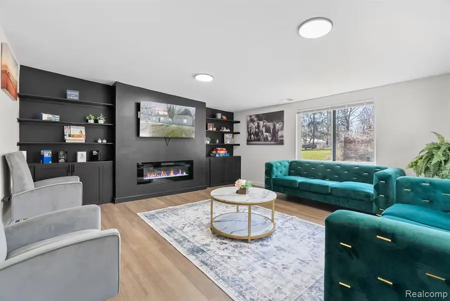 615 W Hodge, Lansing, MI 48910 - #3