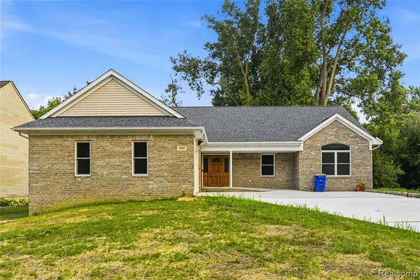 3907 Pontiac Lake, Waterford, MI 48328