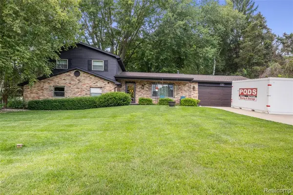 6180 Meyer, Brighton, MI 48116