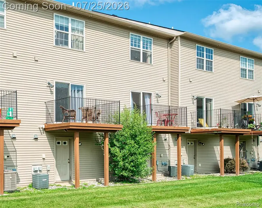 2204 Knotty Pine, Howell, MI 48855 - #2