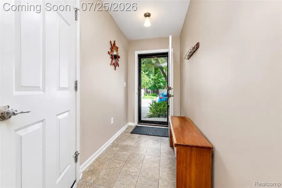 2204 Knotty Pine, Howell, MI 48855 - #3